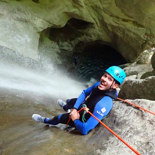 Canyoning Montmin Angon à Annecy : rappels, sauts et toboggans naturels