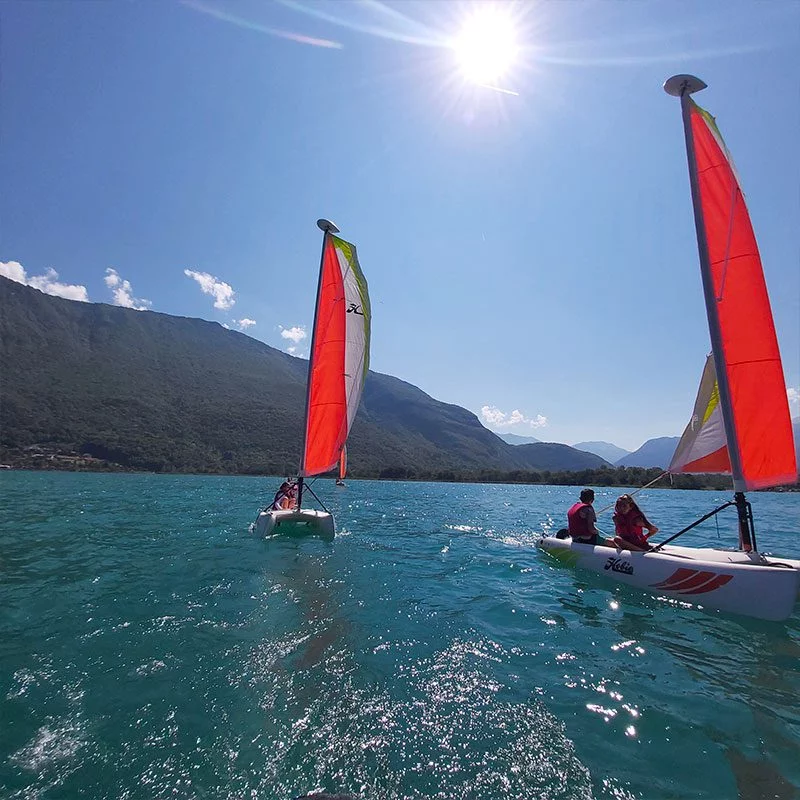 Cours de voile à Annecy