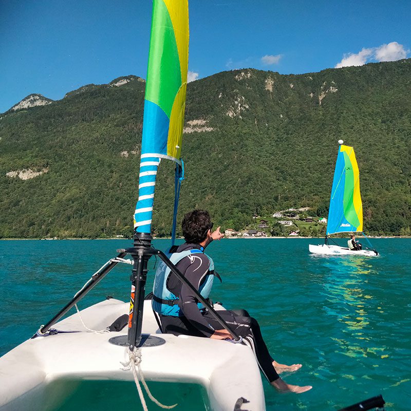 Initiation à la voile en catamaran lac d'Annecy