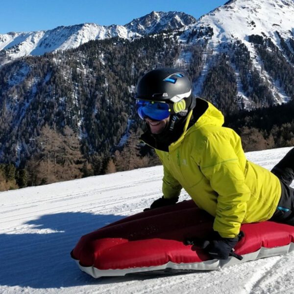 Airboard à Val Cenis sur les pistes de ski en hiver